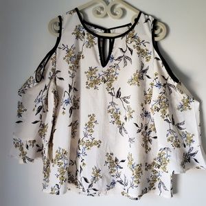 🛍Maurice's Flowey Top